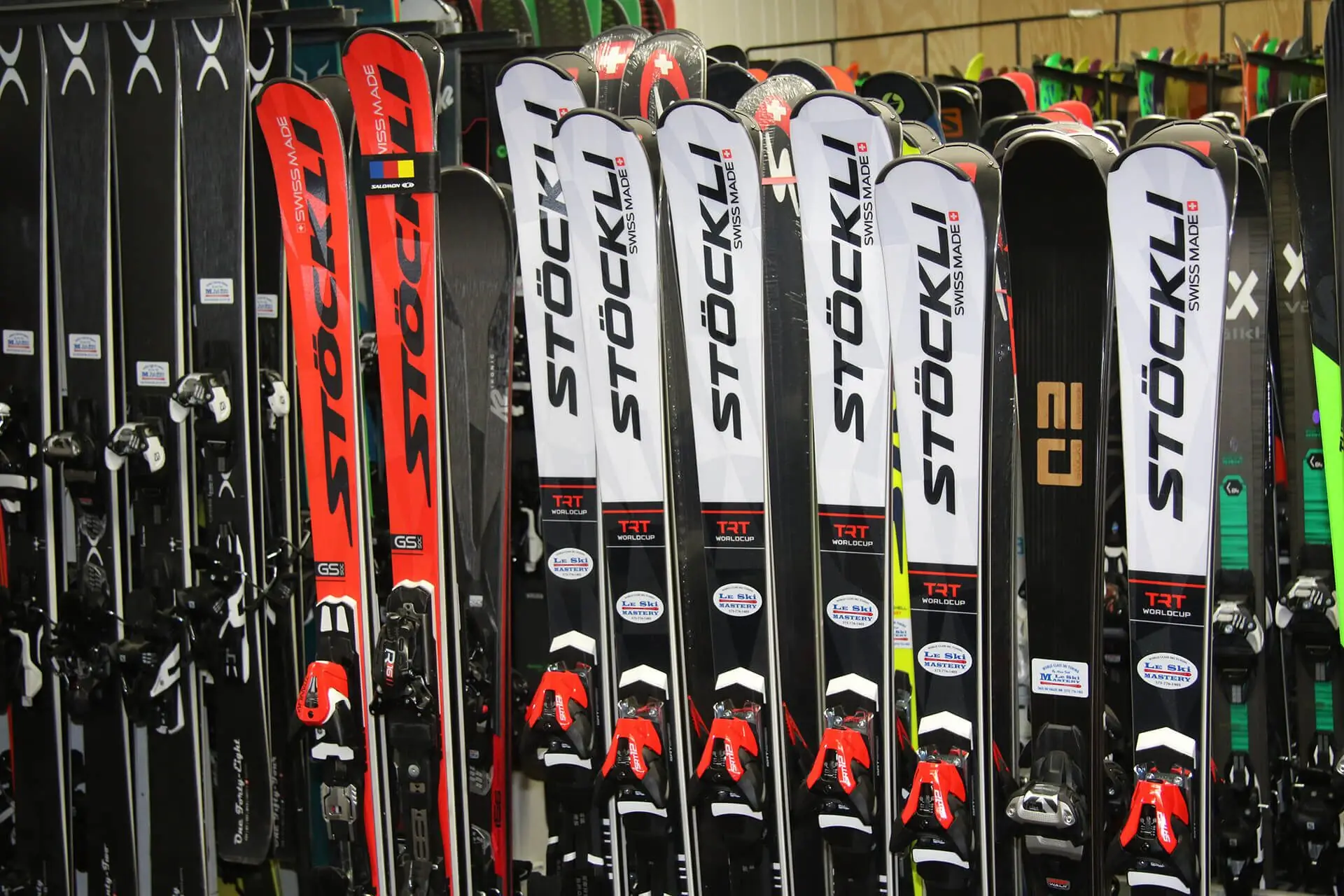 Demo ski equipment